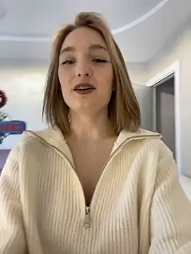 Snapshot of IsabelleDurand chatting on December 17, 2025, 3:17 pm IsabelleDurand online show from December 17, 2025, 3:17 pm
