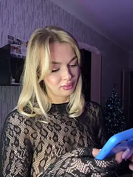 Snapshot of miss_veroNika chatting on December 22, 2025, 3:28 am miss veroNika online show from December 22, 2025, 3:28 am