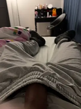 Snapshot of Frankieyyy1 chatting on December 4, 2025, 8:19 pm Frankieyyy1 online show from December 4, 2025, 8:19 pm