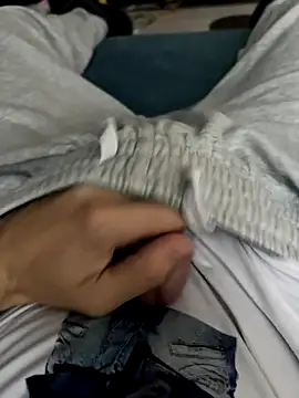 Snapshot of Frankieyyy1 chatting on November 29, 2025, 8:03 am Frankieyyy1 online show from November 29, 2025, 8:03 am