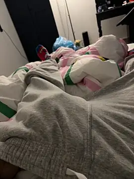 Snapshot of Frankieyyy1 chatting on November 25, 2025, 11:16 pm Frankieyyy1 online show from November 25, 2025, 11:16 pm