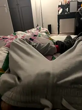 Snapshot of Frankieyyy1 chatting on December 15, 2025, 8:58 pm Frankieyyy1 online show from December 15, 2025, 8:58 pm