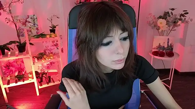 Snapshot of CrystallBloom chatting on January 15, 2026, 7:28 pm CrystallBloom online show from January 15, 2026, 7:28 pm