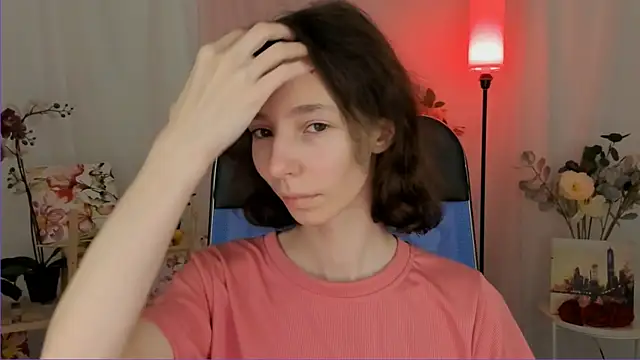 Snapshot of EmmanuellBrown chatting on December 14, 2025, 4:08 am EmmanuellBrown online show from December 14, 2025, 4:08 am