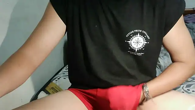 Snapshot of bigbb101011 chatting on December 14, 2025, 11:16 am bigbb101011 online show from December 14, 2025, 11:16 am