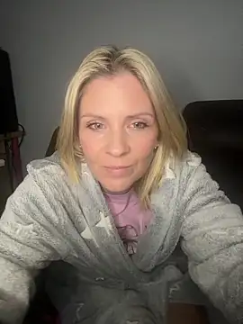 Lexi-Lux-X online show from October 31, 2025, 1:57 am