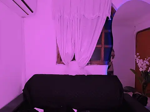 Snapshot of Venus_velvett chatting on November 20, 2025, 8:26 am Venus velvett online show from November 20, 2025, 8:26 am