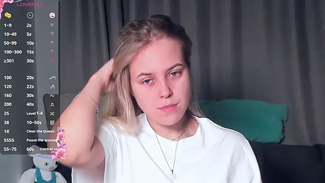 AngelAnty online show from November 6, 2025, 3:16 pm