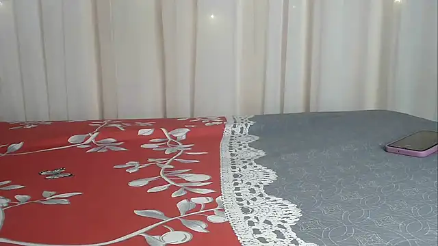 angelainparis28 online show from November 23, 2025, 4:55 am