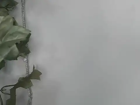 angelainparis28 online show from November 24, 2025, 7:41 am