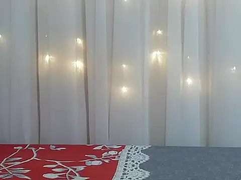 angelainparis28 online show from November 23, 2025, 7:35 pm