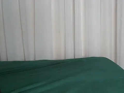 angelainparis28 online show from November 29, 2025, 5:07 am