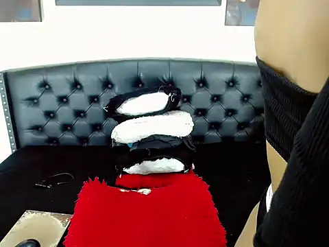 Snapshot of Sasha_- chatting on October 22, 2025, 3:22 pm Sasha - online show from October 22, 2025, 3:22 pm