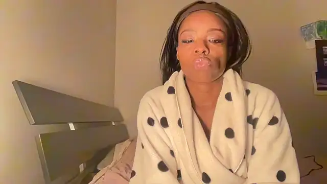 Snapshot of Peachyz69 chatting on November 1, 2025, 2:51 am Peachyz69 online show from November 1, 2025, 2:51 am