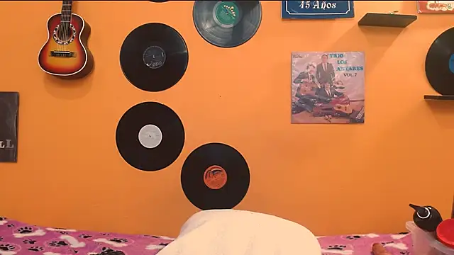 Snapshot of meisevil77 chatting on December 5, 2025, 2:10 am meisevil77 online show from December 5, 2025, 2:10 am