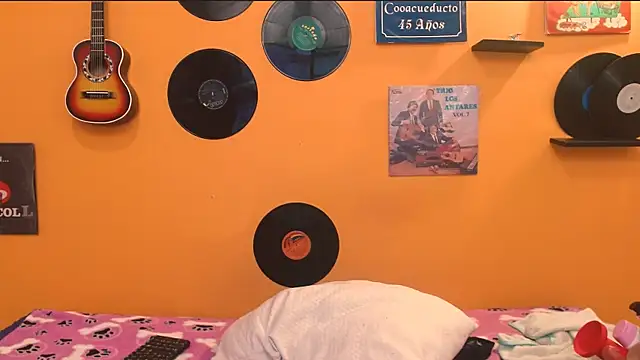 Snapshot of meisevil77 chatting on December 16, 2025, 3:00 am meisevil77 online show from December 16, 2025, 3:00 am