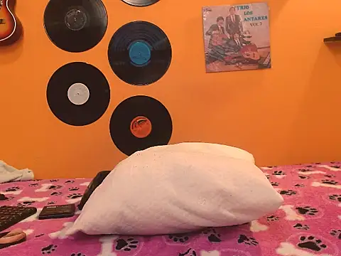 Snapshot of meisevil77 chatting on October 30, 2025, 2:10 am meisevil77 online show from October 30, 2025, 2:10 am