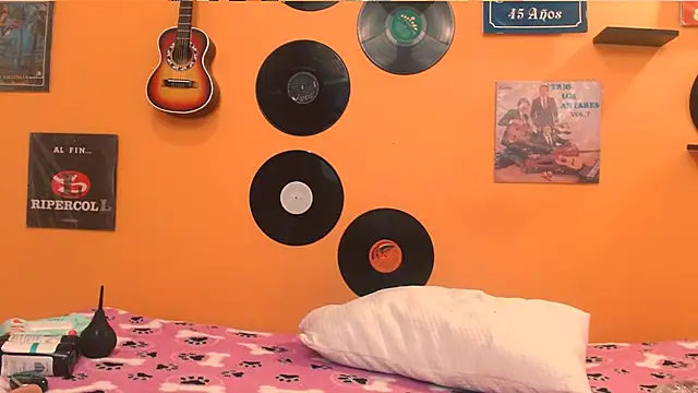 Snapshot of meisevil77 chatting on December 1, 2025, 2:56 am meisevil77 online show from December 1, 2025, 2:56 am