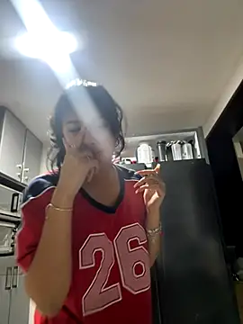 Snapshot of lynn9000 chatting on October 29, 2025, 3:27 am lynn9000 online show from October 29, 2025, 3:27 am