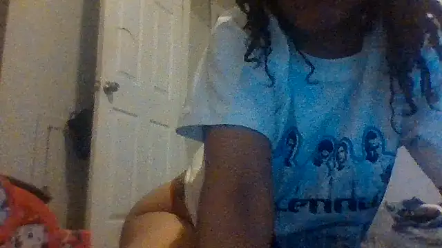 Snapshot of Velvetraexo chatting on June 21, 2026, 1:44 am Velvetraexo online show from June 21, 2026, 1:44 am