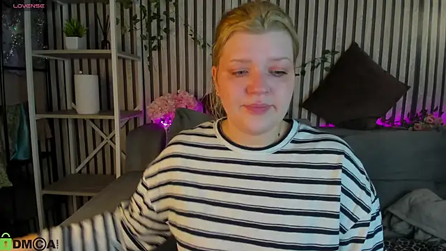Snapshot of Michele_Greenn chatting on June 4, 2026, 1:10 am Michele Greenn online show from June 4, 2026, 1:10 am
