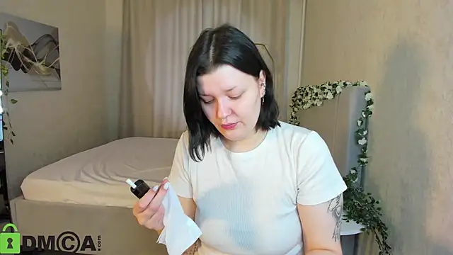 Michele Greenn online show from November 15, 2025, 3:32 am