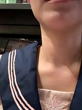 Snapshot of Adora188 chatting on September 17, 2025, 5:31 am Adora188 online show from September 17, 2025, 5:31 am