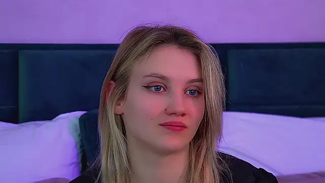 StacyEvances online show from February 8, 2026, 6:27 pm