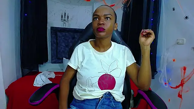 Snapshot of mia__thomson_ chatting on November 5, 2025, 12:30 pm mia thomson online show from November 5, 2025, 12:30 pm