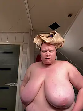 candyromance online show from April 18, 2026, 7:18 pm