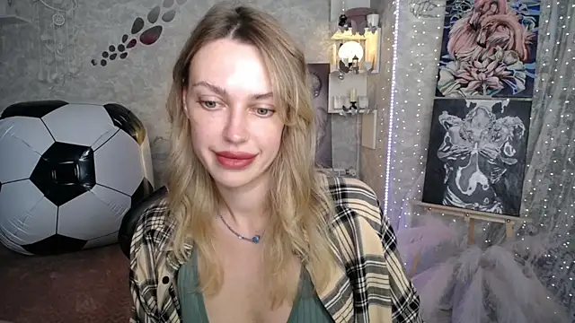Snapshot of NickyAdamidi chatting on June 25, 2026, 4:23 pm NickyAdamidi online show from June 25, 2026, 4:23 pm