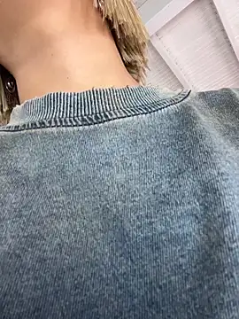 Snapshot of MystiqueXXX chatting on November 18, 2025, 1:03 pm MystiqueXXX online show from November 18, 2025, 1:03 pm