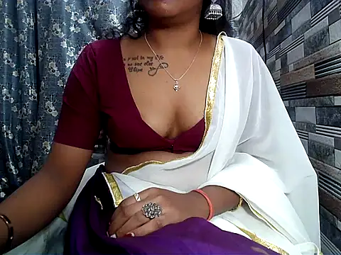 HOT AARVI11 online show from October 28, 2025, 4:17 pm