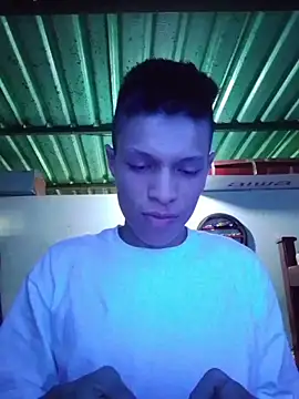 Snapshot of elinnki chatting on December 15, 2025, 7:31 pm elinnki online show from December 15, 2025, 7:31 pm