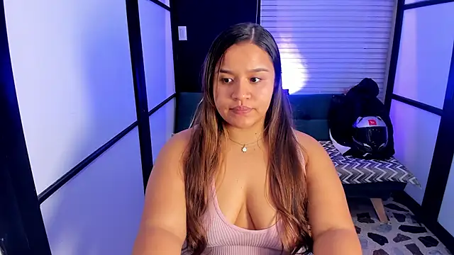 ElaBourn  online show from November 10, 2025, 2:11 pm