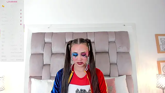 Snapshot of HarleyQueen666 chatting on October 31, 2025, 12:02 pm HarleyQueen666 online show from October 31, 2025, 12:02 pm