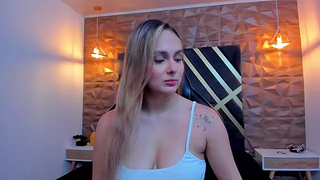 Snapshot of Emmaa_white_ chatting on October 9, 2025, 5:13 pm Emmaa white online show from October 9, 2025, 5:13 pm