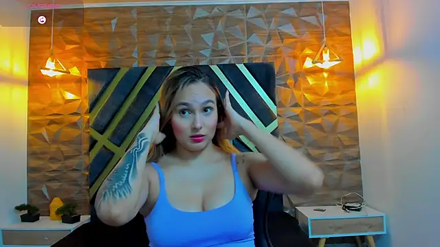 Snapshot of Emmaa_white_ chatting on October 14, 2025, 5:02 pm Emmaa white online show from October 14, 2025, 5:02 pm