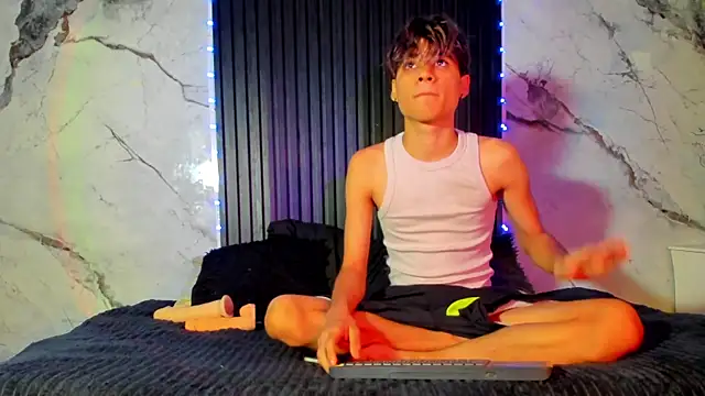 Snapshot of spicy_adonhis chatting on November 22, 2025, 12:59 pm spicy adonhis online show from November 22, 2025, 12:59 pm