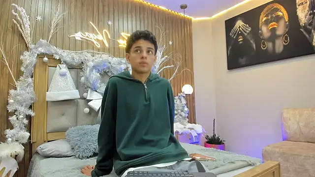 owen  johnson online show from December 22, 2025, 12:38 pm