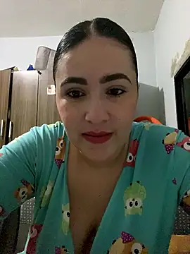 IvettSt  online show from January 6, 2026, 4:27 am