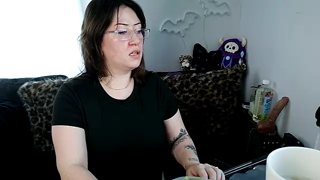HarleyDemon666 online show from August 5, 2026, 10:26 pm