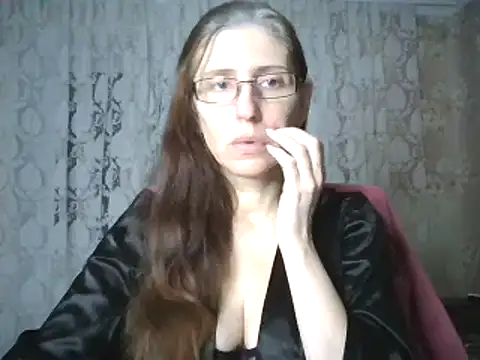 Snapshot of CandiCole chatting on December 14, 2025, 4:40 am CandiCole online show from December 14, 2025, 4:40 am