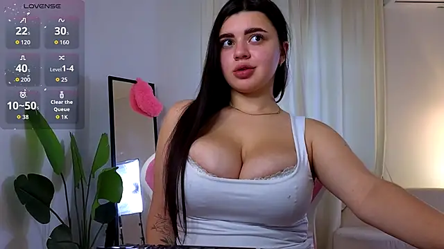 Snapshot of courtneyk_ chatting on October 23, 2025, 1:43 pm courtneyk  online show from October 23, 2025, 1:43 pm