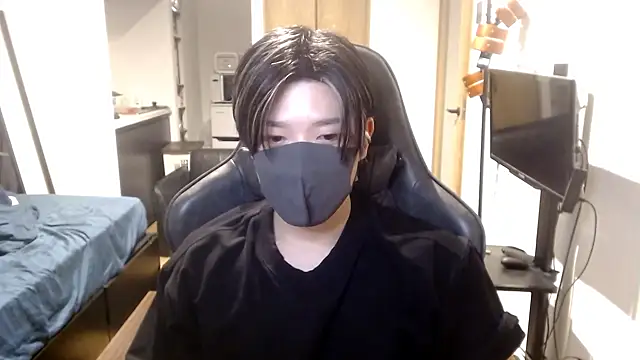 Snapshot of Mei-Tanaka chatting on October 8, 2025, 2:40 pm Mei-Tanaka online show from October 8, 2025, 2:40 pm