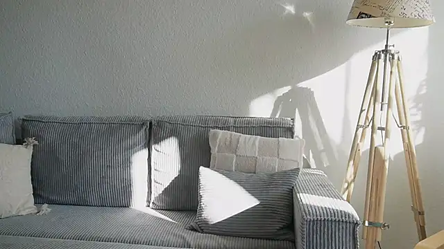 Snapshot of LucyxLou chatting on November 7, 2025, 12:10 pm LucyxLou online show from November 7, 2025, 12:10 pm