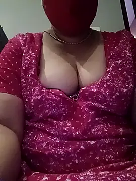 Snapshot of Tamil_Sivani chatting on March 3, 2026, 4:03 pm Tamil Sivani online show from March 3, 2026, 4:03 pm