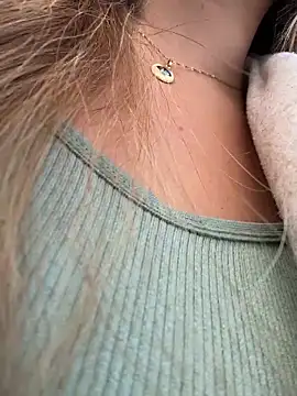 Ninabigtitied online show from April 20, 2026, 11:35 am