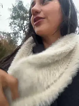 Ninabigtitied online show from November 10, 2025, 9:47 am