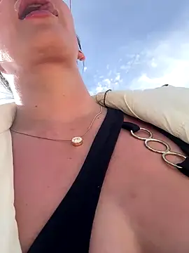 Ninabigtitied online show from September 27, 2025, 10:54 am